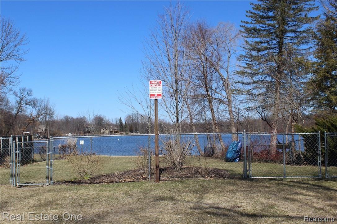 3875 Balmony Road Commerce Township, MI 48382 - Photo 49 of 52 IMG_0244.JPG