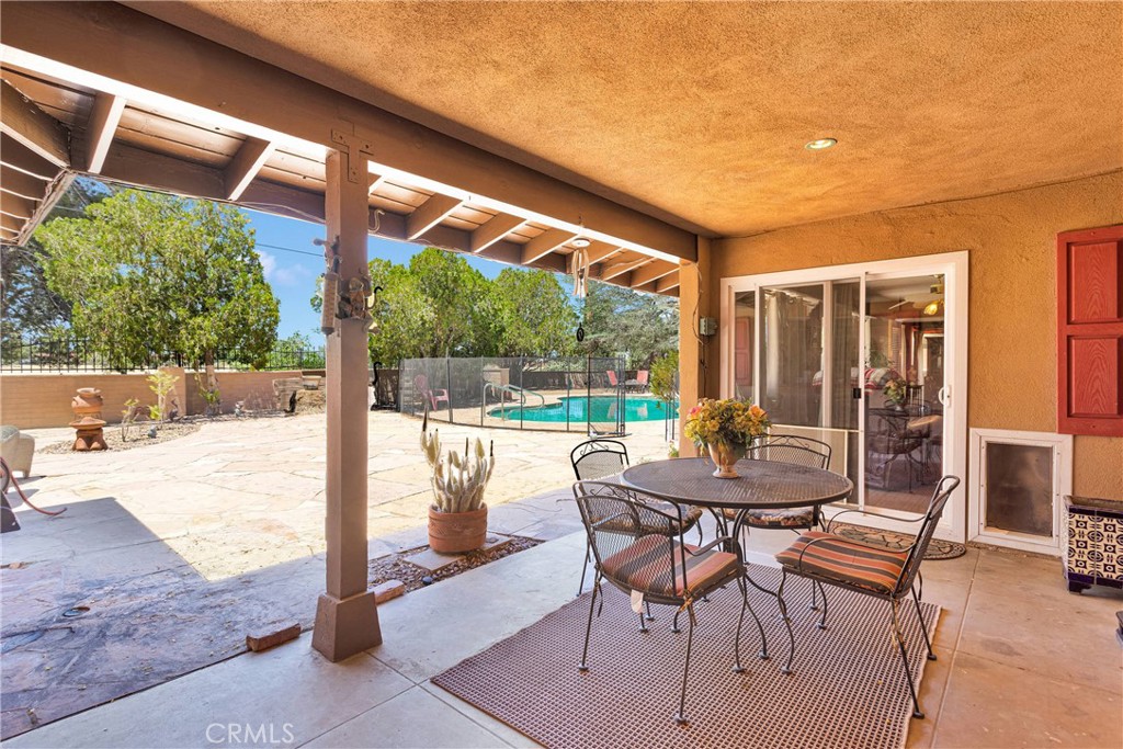 19955 Chickasaw Road Apple Valley, CA 92307 - Photo 37 of 60 a outdoor space with furniture