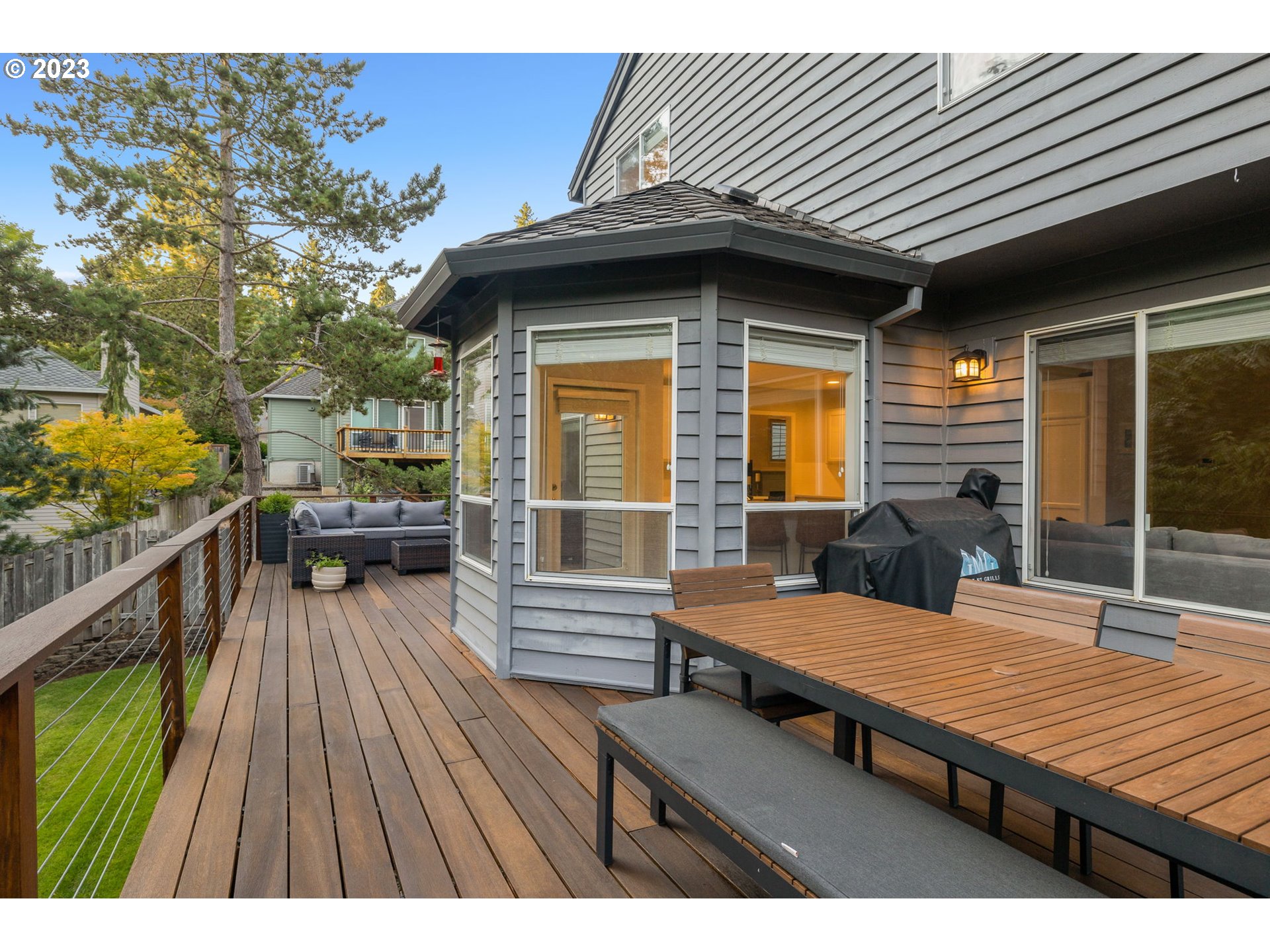 4806 Southwest Orchard Lane Portland, OR 97219 - Photo 32 of 35 a outdoor space with a large window
