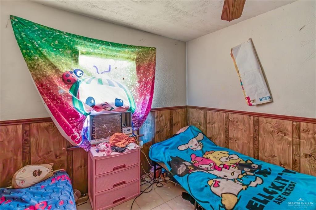 733 East Earling Road San Juan, TX 78589 - Photo 17 of 19 a front view of a bedroom