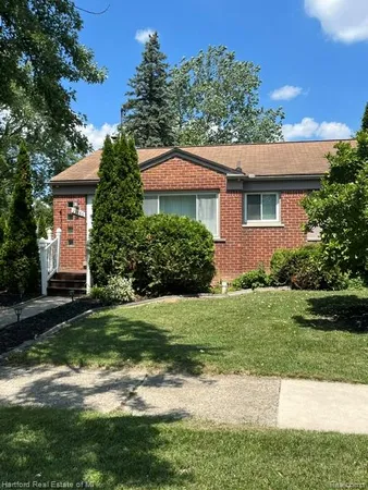 $2,000 | 23886 Beacon Drive, Farmington, MI 48336