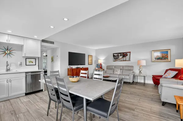 $1,695 | 360 Flanders Drive, Unit H, Delray Beach, FL 33484