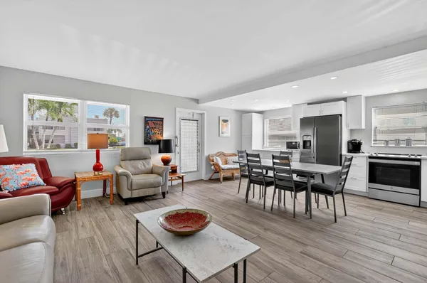 $1,695 | 360 Flanders Drive, Unit H, Delray Beach, FL 33484