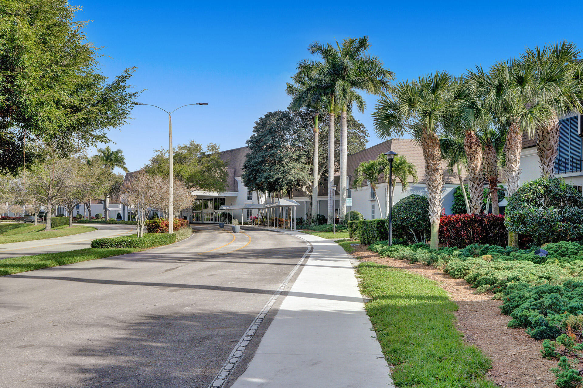 360 Flanders Drive, Unit H Delray Beach, FL 33484 - Photo 64 of 65 a view of a park with palm trees