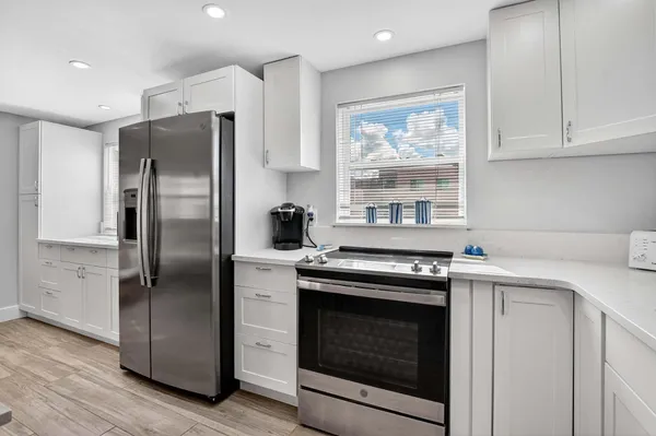 $1,695 | 360 Flanders Drive, Unit H, Delray Beach, FL 33484