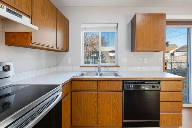 $399,900 | 1020 West Lacrosse Avenue, Unit 1022 W LACROSSE AVE, Spokane, WA 99205