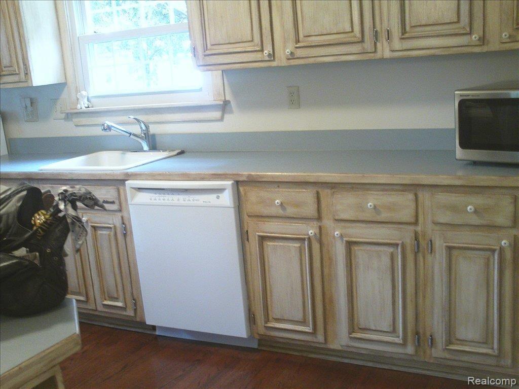 303 Ridgemont Road Grosse Pointe, MI 48236 - Photo 13 of 24 IMAG0807