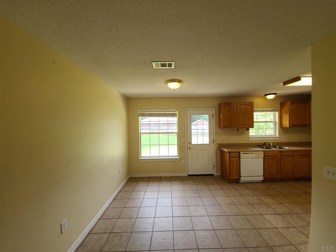 6242 Dixie Road Milton, FL 32570 - Photo 5 of 14 Gallery Image 5