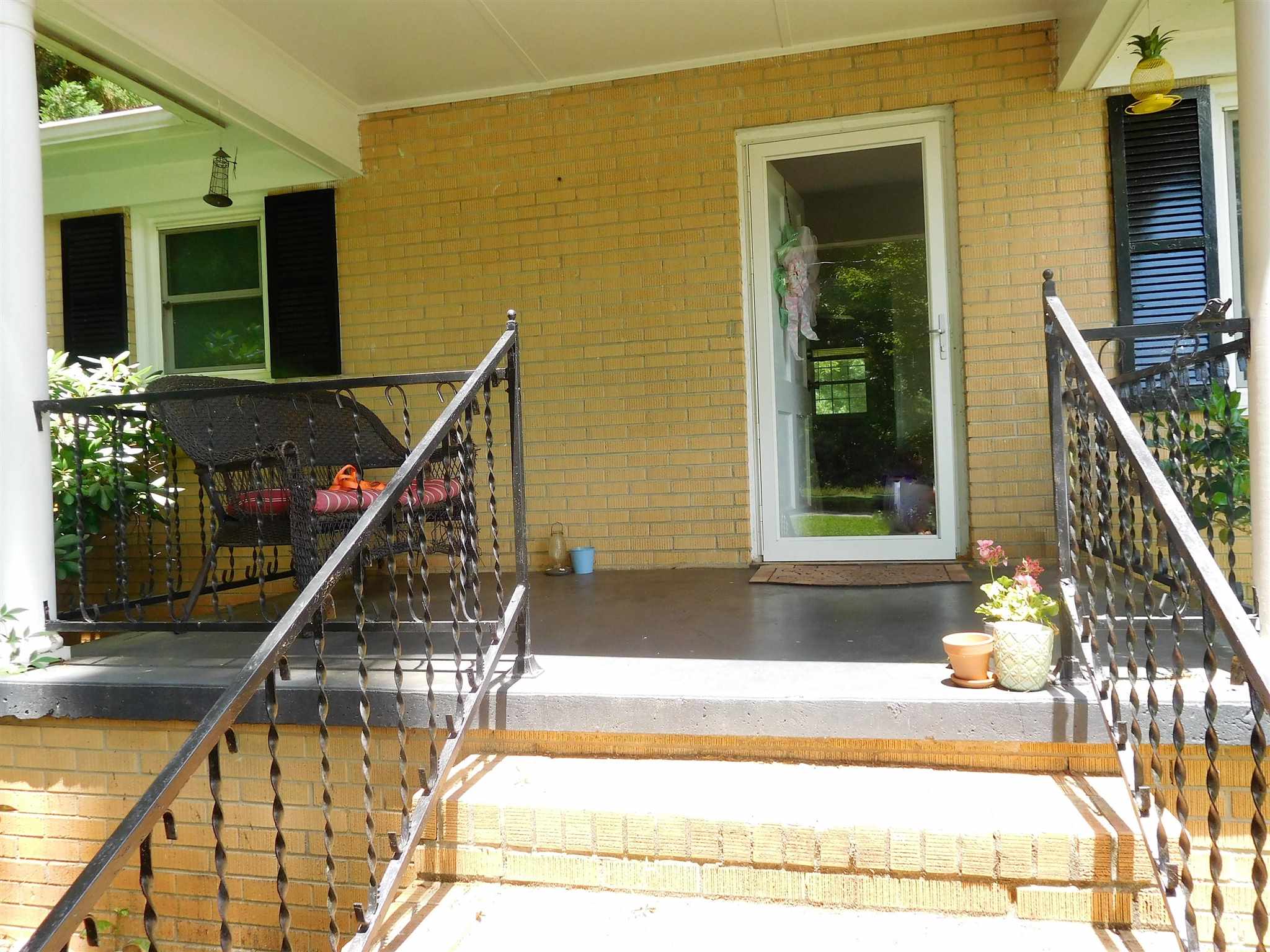 111 Country Club Road Gaffney, SC 29340 - Photo 2 of 15 Gallery Image 2