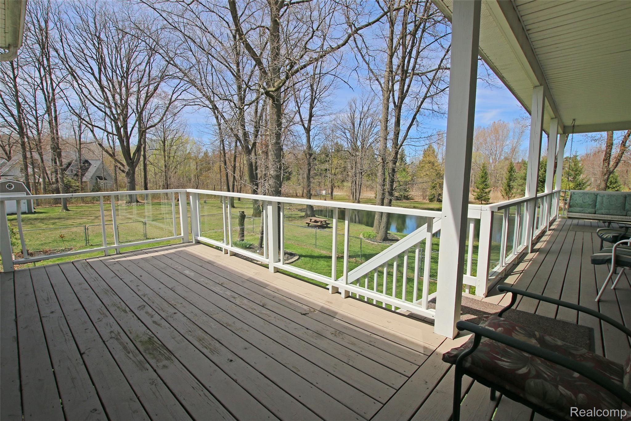 9026 Washburn Road Goodrich, MI 48438 - Photo 67 of 74 67) Upper Deck.jpg