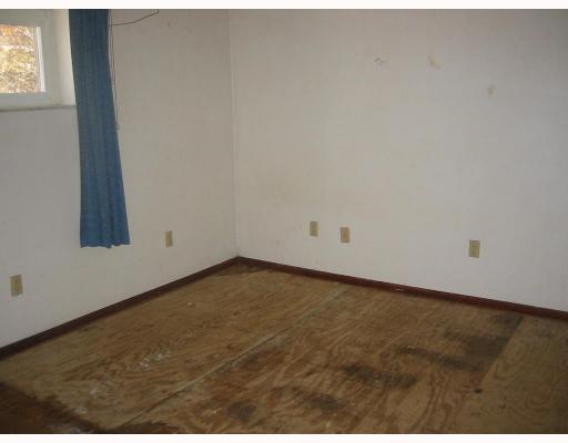 390 Roberts Road Plum, PA 15239 - Photo 11 of 14 Den/Family/Great Room.