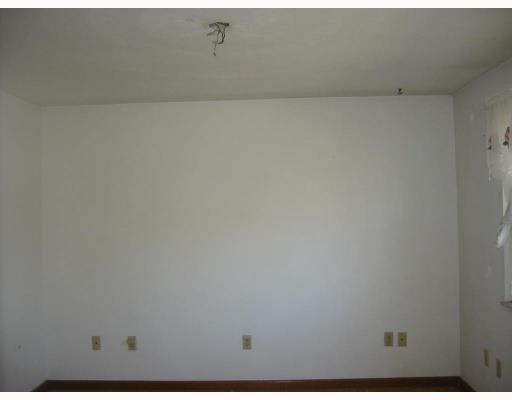 390 Roberts Road Plum, PA 15239 - Photo 5 of 14 Dining Room.