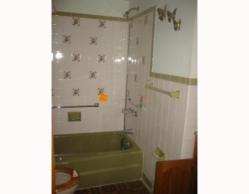 390 Roberts Road Plum, PA 15239 - Photo 7 of 14 Other. Main Bath