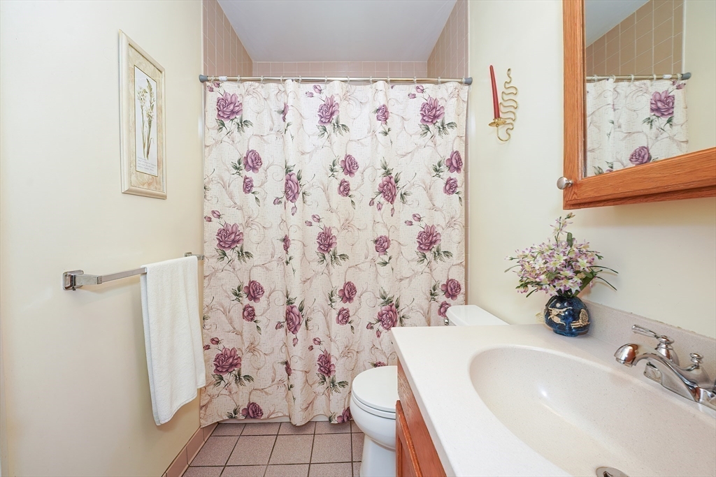 102 Parker Road Wakefield, MA 01880 - Photo 13 of 42 Gallery Image 13