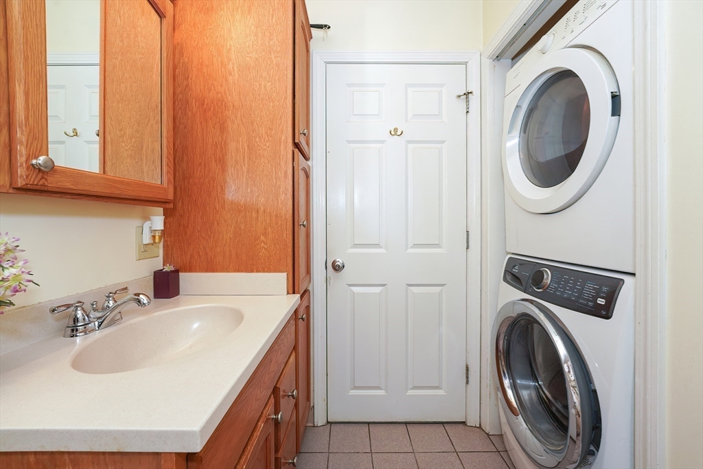 102 Parker Road Wakefield, MA 01880 - Photo 14 of 42 Gallery Image 14