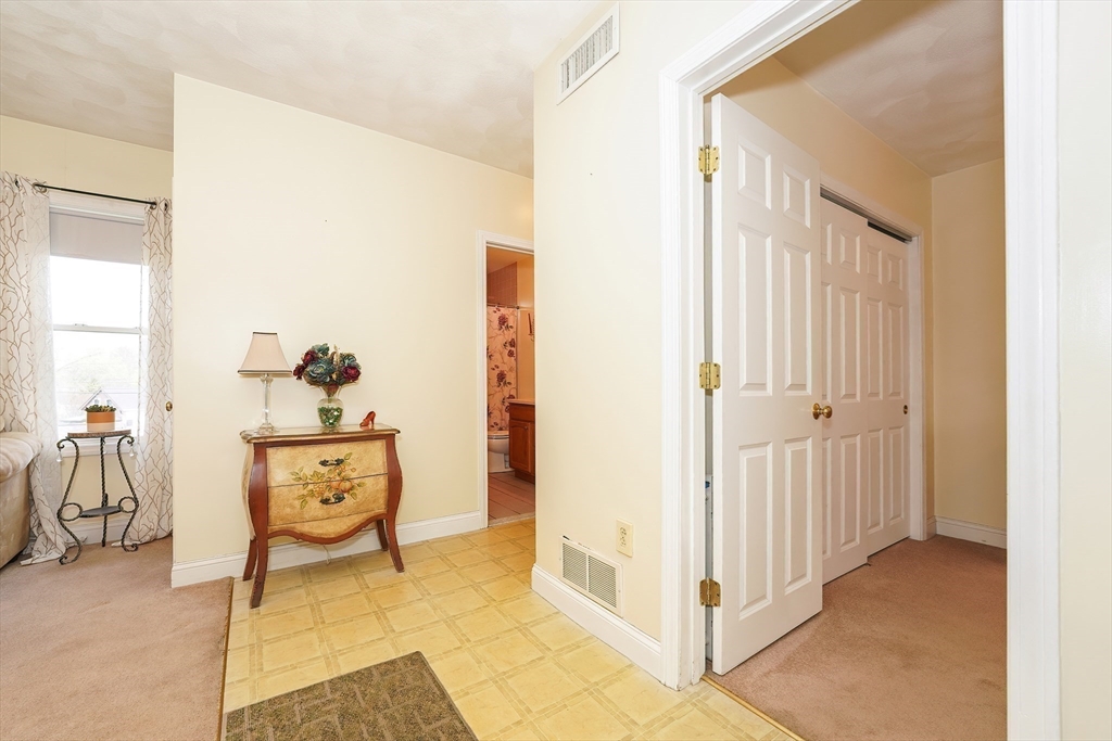 102 Parker Road Wakefield, MA 01880 - Photo 17 of 42 Gallery Image 17