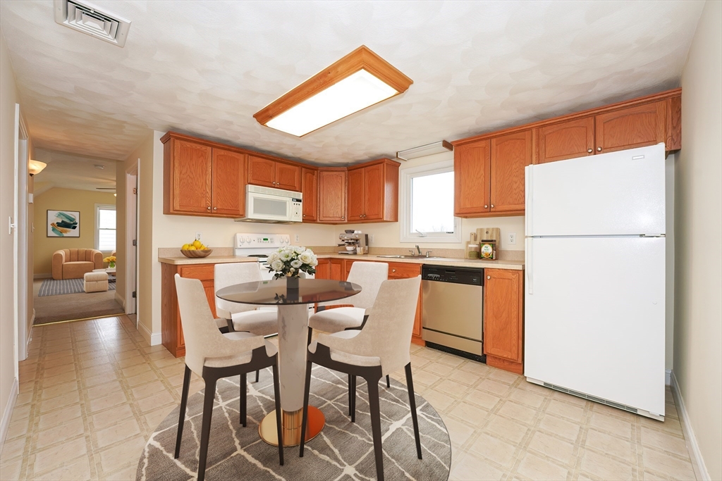 102 Parker Road Wakefield, MA 01880 - Photo 25 of 42 Gallery Image 25