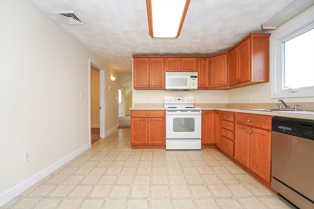 102 Parker Road Wakefield, MA 01880 - Photo 26 of 42 Gallery Image 26