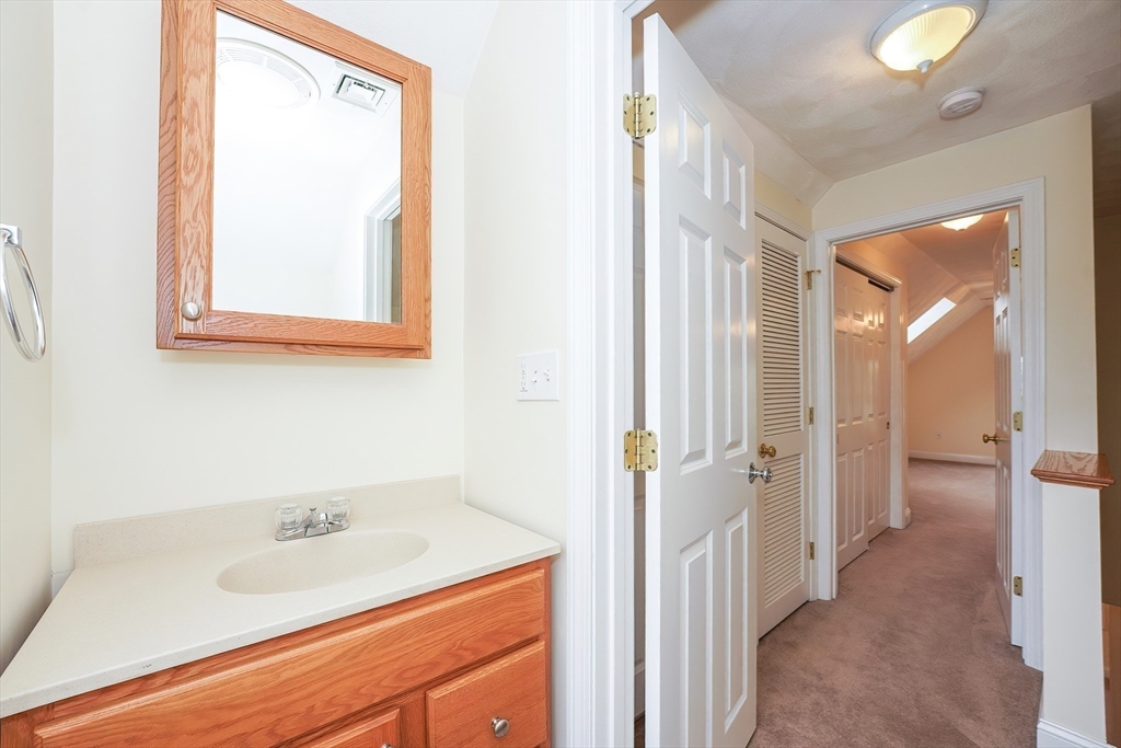 102 Parker Road Wakefield, MA 01880 - Photo 37 of 42 Gallery Image 37