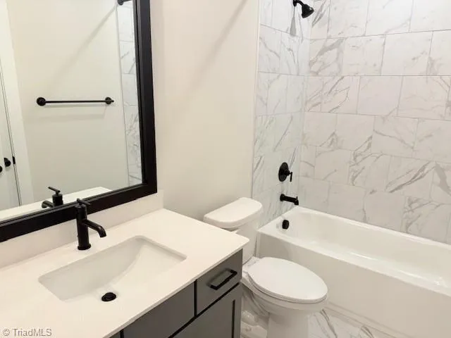 $689,900 | 8305 Pyramid Drive, Summerfield, NC 27358