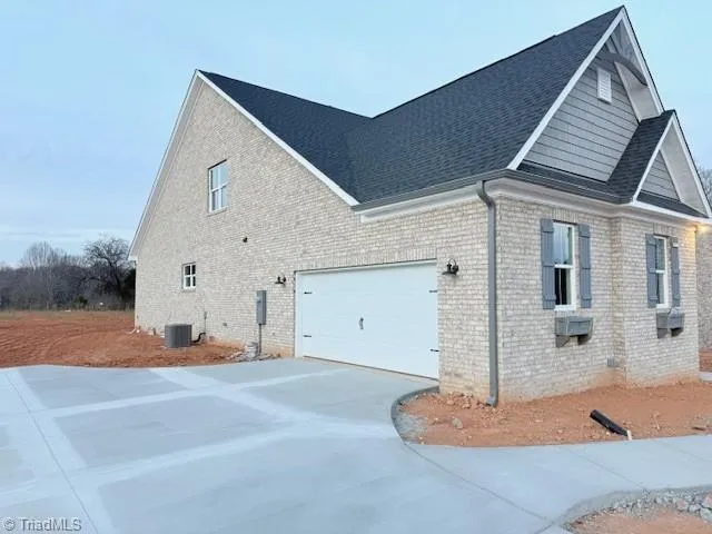 $689,900 | 8305 Pyramid Drive, Summerfield, NC 27358