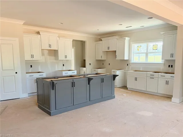 $689,900 | 8305 Pyramid Drive, Summerfield, NC 27358