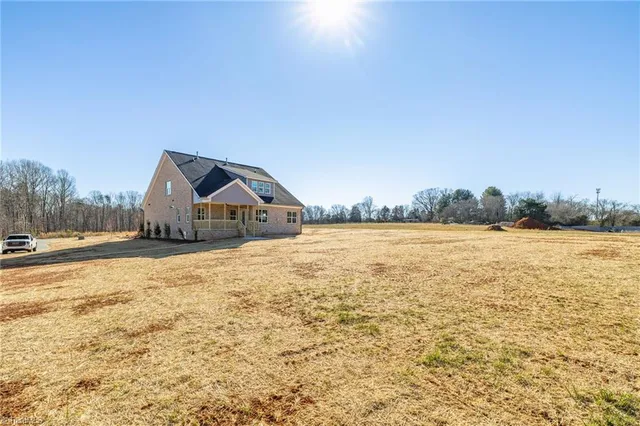 $689,900 | 8305 Pyramid Drive, Summerfield, NC 27358