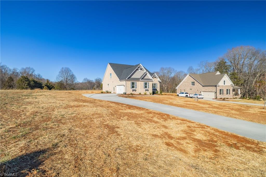 8305 Pyramid Drive Summerfield, NC 27358 - Photo 4 of 39