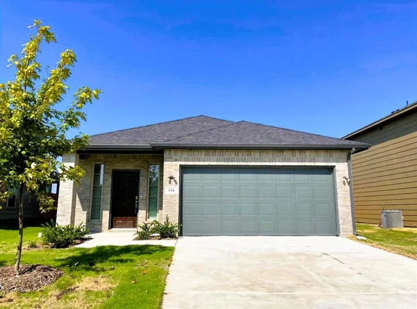 $1,750 | 114 Providence Avenue, Farmersville, TX 75442