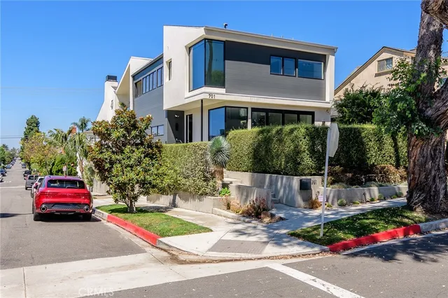 $12,000 | 701 Poppy Avenue, Corona del Mar, CA 92625