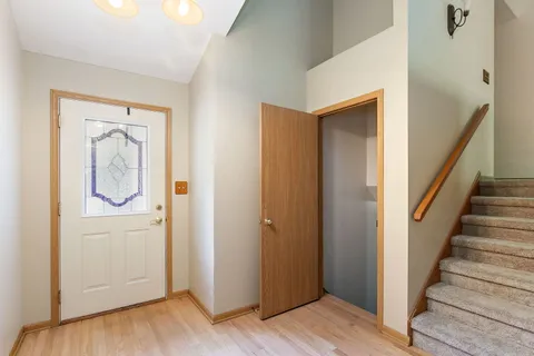 $400,000 | 30 South Grant Street, North Aurora, IL 60542