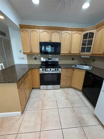 $1,450 | 5203 Northeast 24th Terrace, Unit B311, Fort Lauderdale, FL 33308