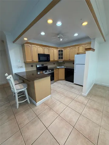 $1,450 | 5203 Northeast 24th Terrace, Unit B311, Fort Lauderdale, FL 33308