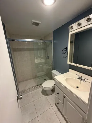$1,450 | 5203 Northeast 24th Terrace, Unit B311, Fort Lauderdale, FL 33308