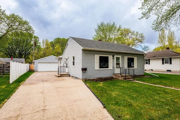 $245,000 | 1001 18th Street South, Fargo, ND 58103