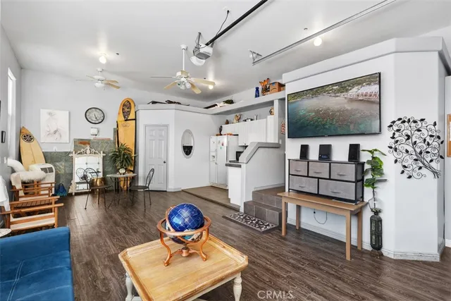 a view of entryway with a front door