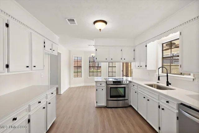 $255,000 | 301 Camelia Trail, Brandon, MS 39047