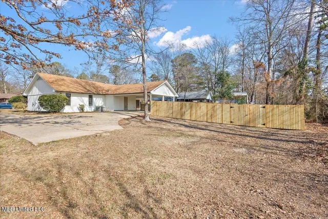 $255,000 | 301 Camelia Trail, Brandon, MS 39047