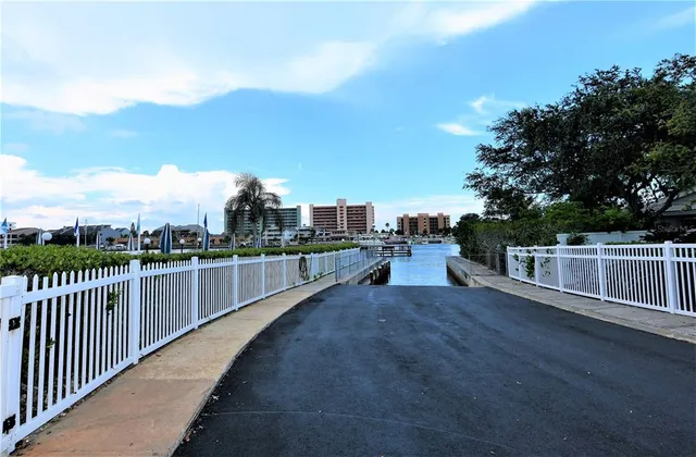 a view of terrace with city view