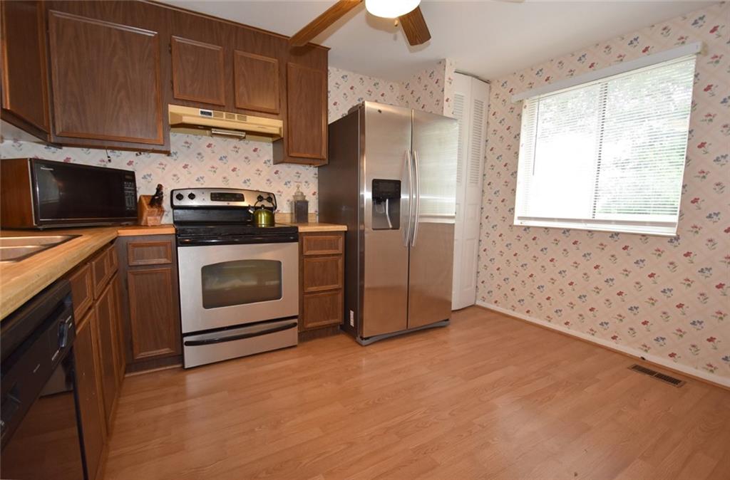 2325 Firethorn Road Bridgeville, PA 15017 - Photo 7 of 23 Gallery Image 7