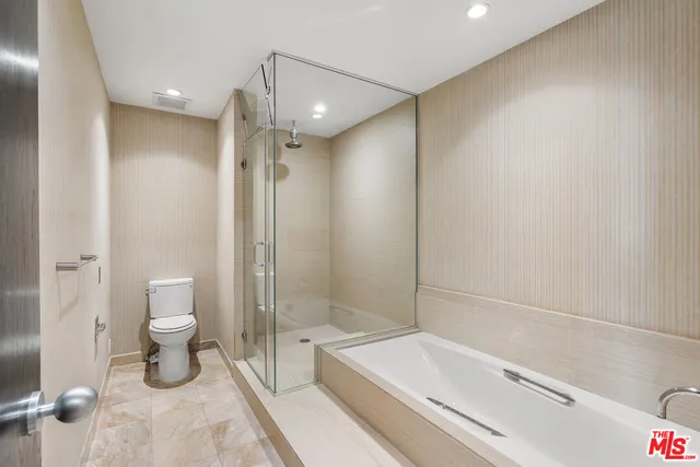 $1,350,000 | 4460 Wilshire Boulevard, Unit 406, Los Angeles, CA 90010