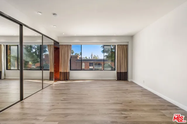 $1,350,000 | 4460 Wilshire Boulevard, Unit 406, Los Angeles, CA 90010