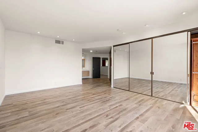 $1,350,000 | 4460 Wilshire Boulevard, Unit 406, Los Angeles, CA 90010
