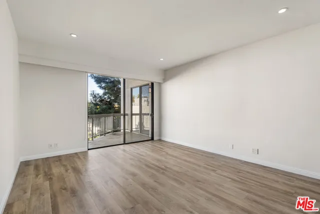 $1,350,000 | 4460 Wilshire Boulevard, Unit 406, Los Angeles, CA 90010
