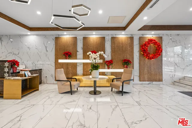 $1,350,000 | 4460 Wilshire Boulevard, Unit 406, Los Angeles, CA 90010