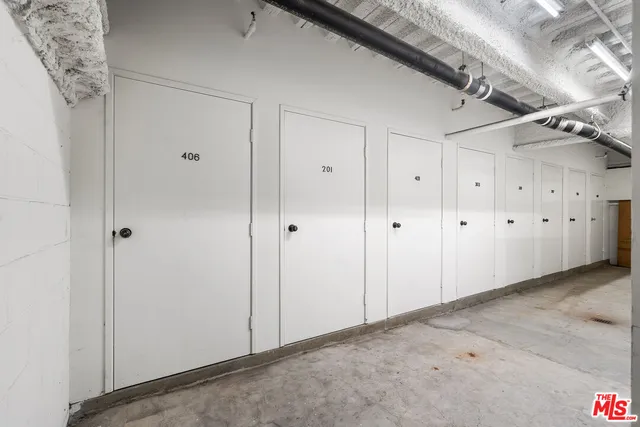 $1,350,000 | 4460 Wilshire Boulevard, Unit 406, Los Angeles, CA 90010