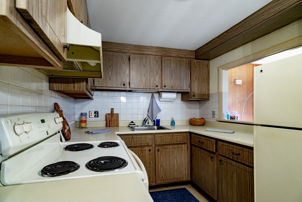 58 Jacqueline Road, Unit 2A Waltham, MA 02452 - Photo 7 of 20 Gallery Image 7