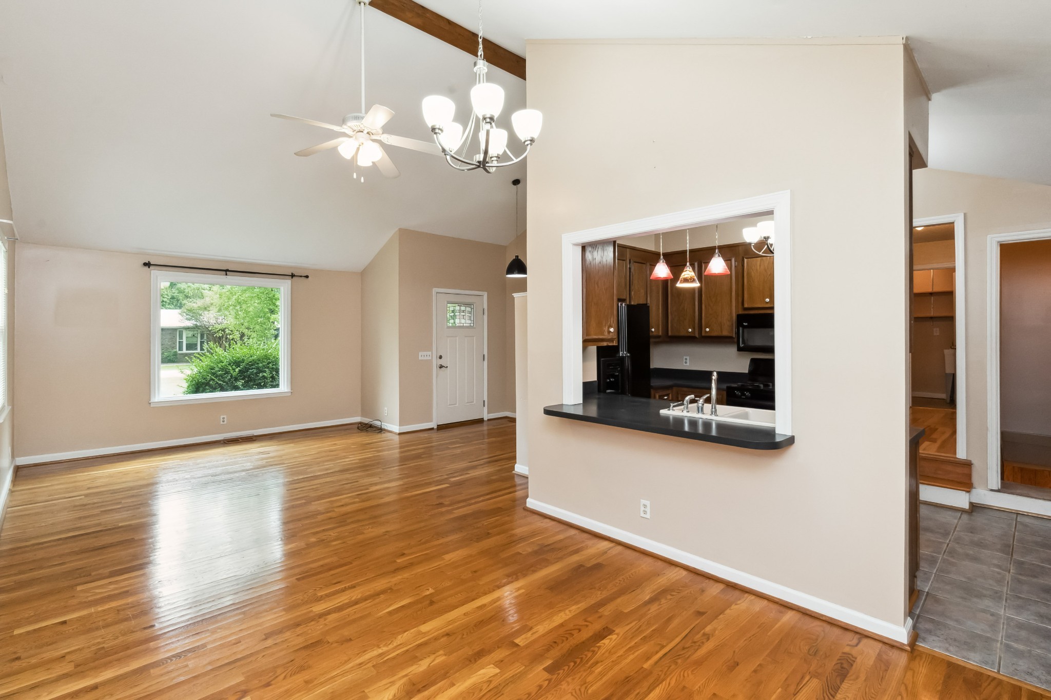 239 Green Harbor Road Old Hickory, TN 37138 - Photo 5 of 26 Breakfast nook and extra seating at the kitchen bar