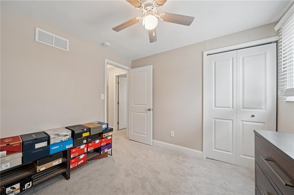 2047 Haymaker Road Monroeville, PA 15146 - Photo 20 of 31 a livingroom with window