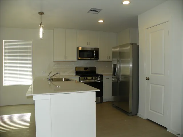 $1,700 | 261 Douglas Hls Drive, Magnolia, TX 77354